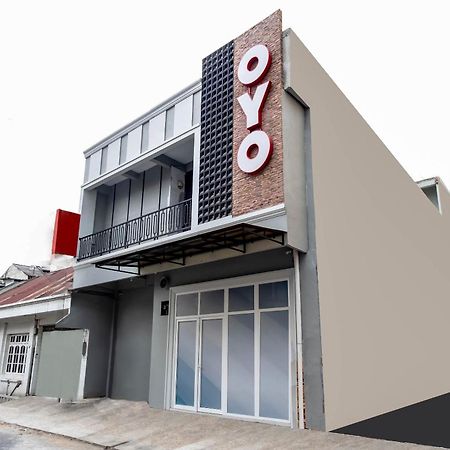 Super Oyo 2345 Homestay Jaya Medan Exteriör bild