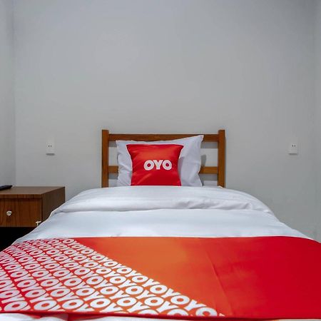Super Oyo 2345 Homestay Jaya Medan Exteriör bild
