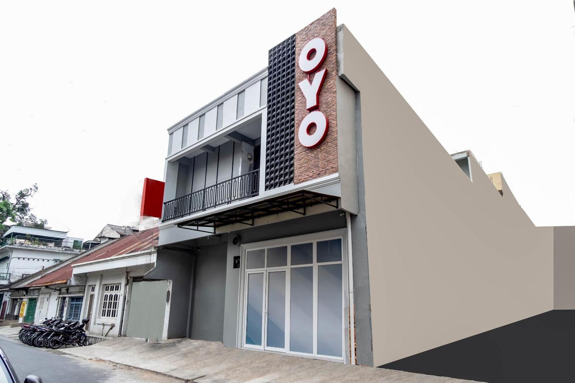 Super Oyo 2345 Homestay Jaya Medan Exteriör bild