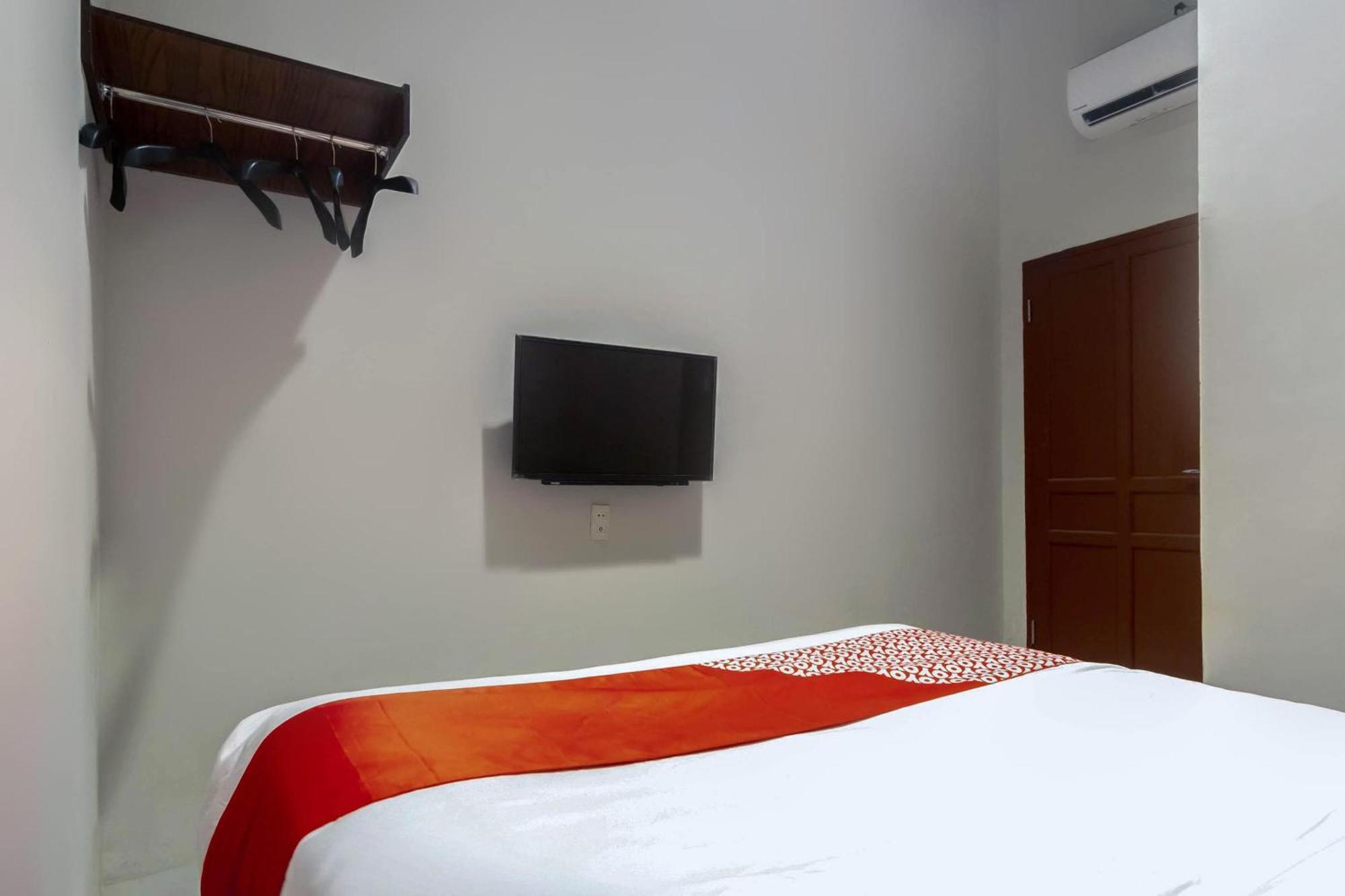 Super Oyo 2345 Homestay Jaya Medan Exteriör bild