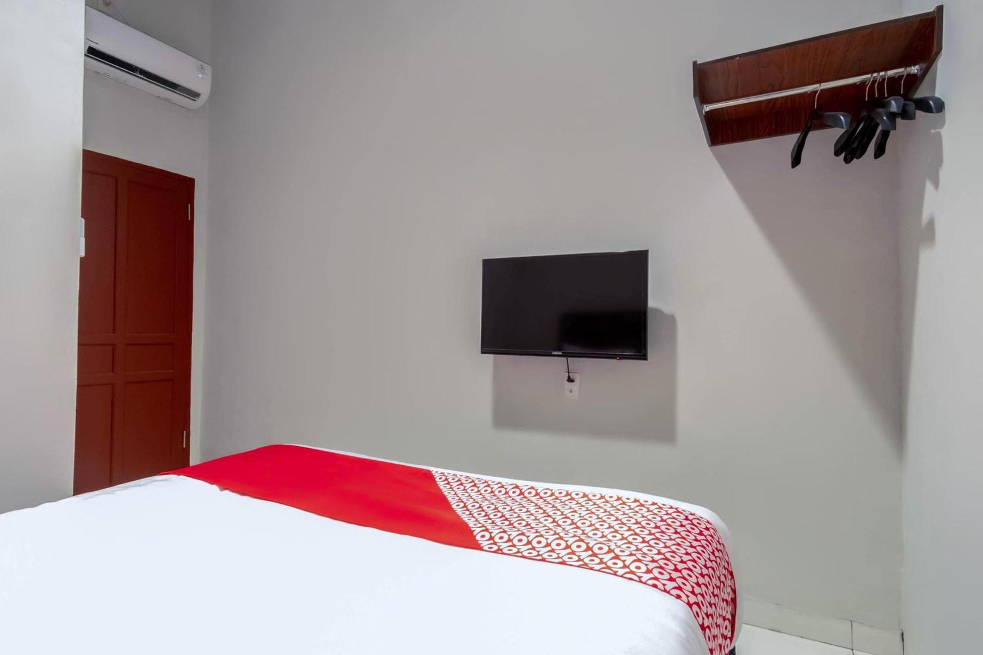 Super Oyo 2345 Homestay Jaya Medan Exteriör bild