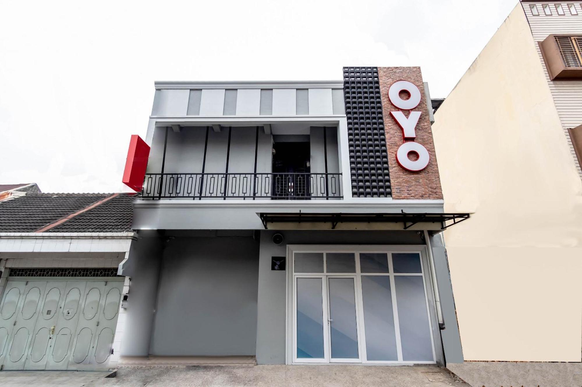 Super Oyo 2345 Homestay Jaya Medan Exteriör bild